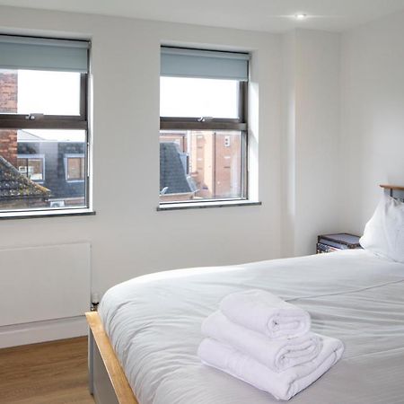 No 1 Wood Street Apartment Swindon Exterior photo
