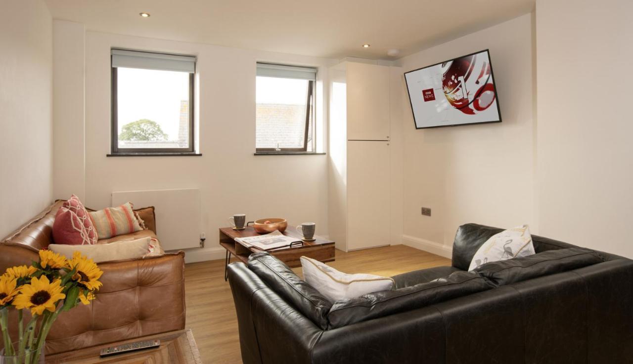 No 1 Wood Street Apartment Swindon Exterior photo