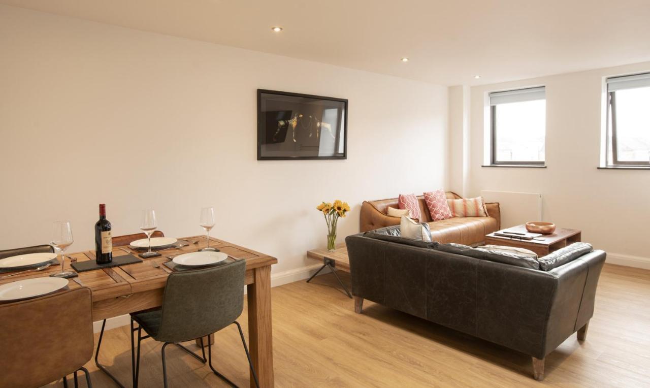 No 1 Wood Street Apartment Swindon Exterior photo
